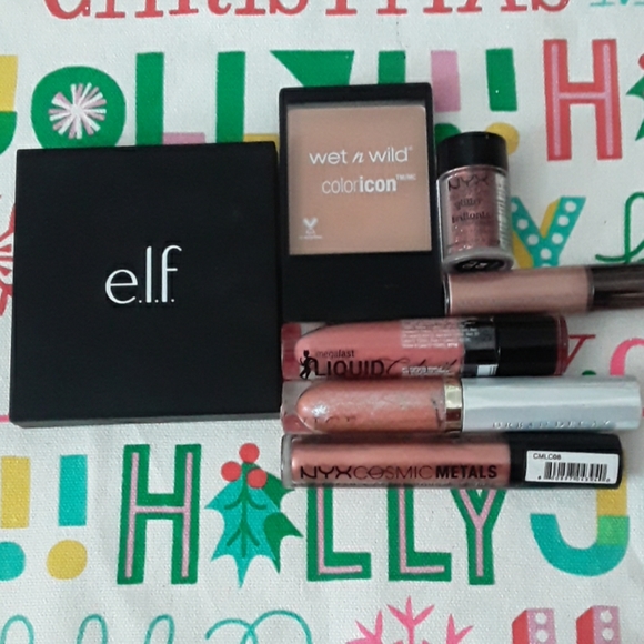 Makeup Bundle - Picture 2 of 5